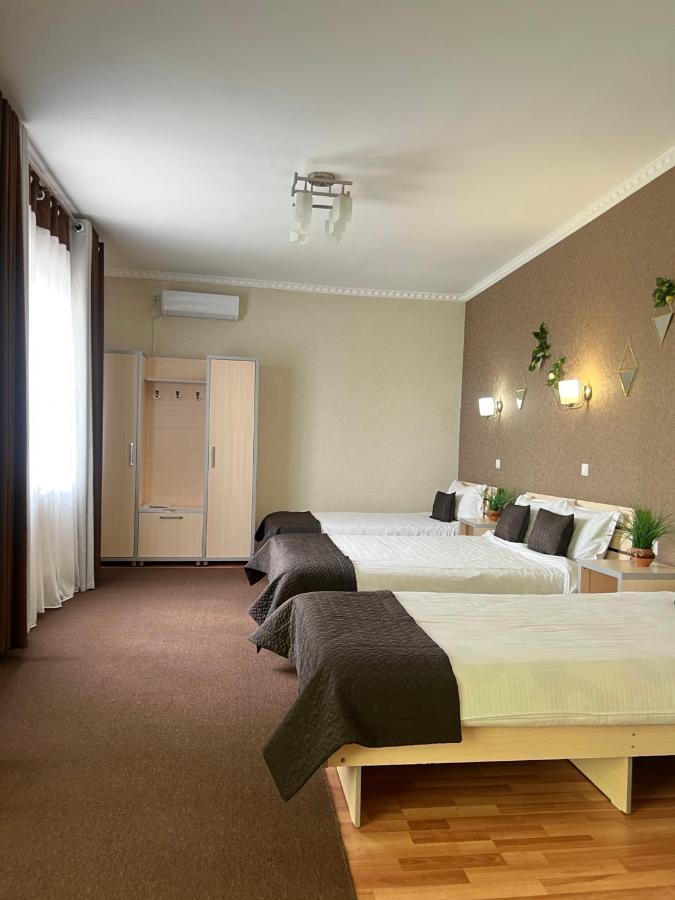Caravan Hotel Karakol Exterior foto